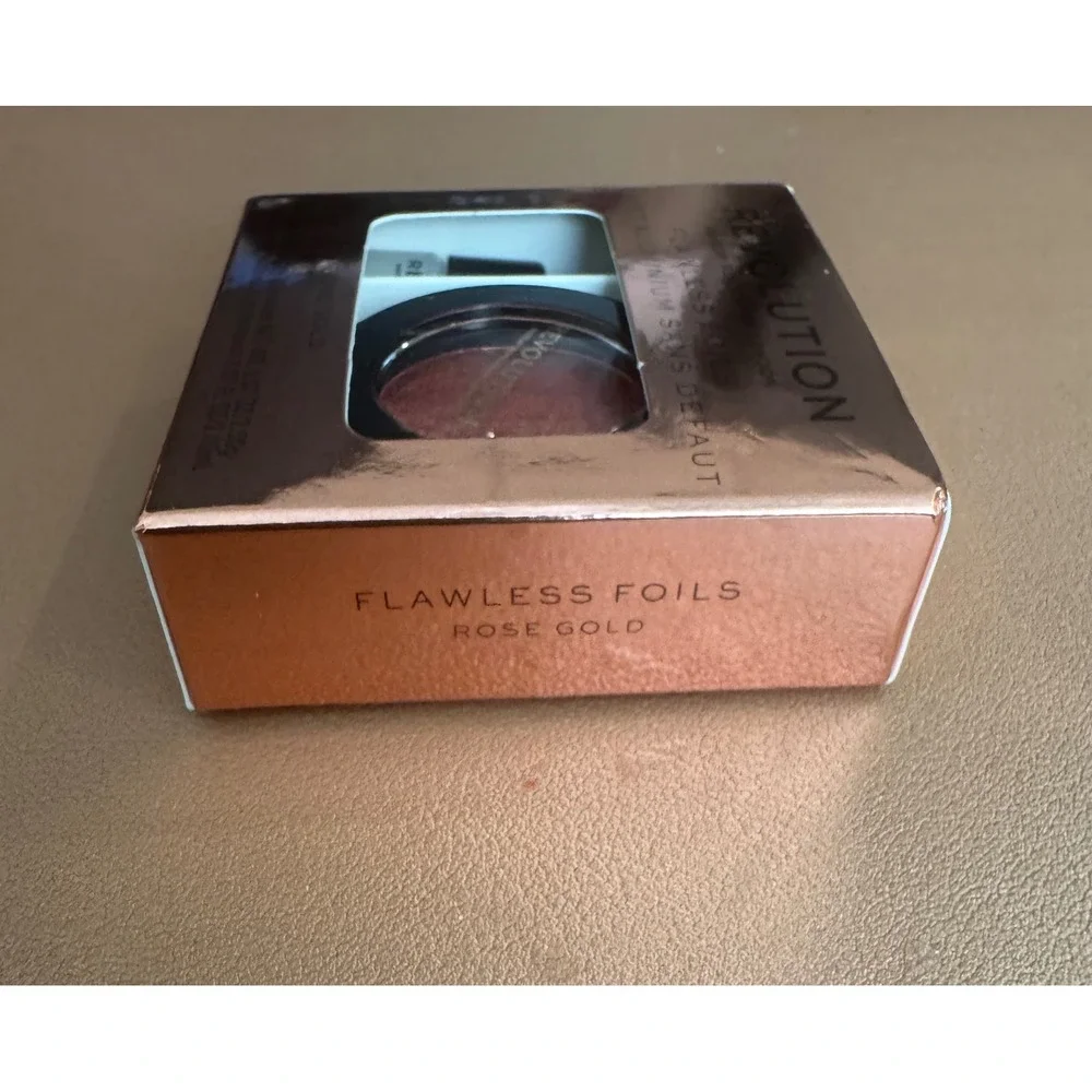 Makeup Revolution Flawless Foils Rose Gold Eyeshadow and Primer Set